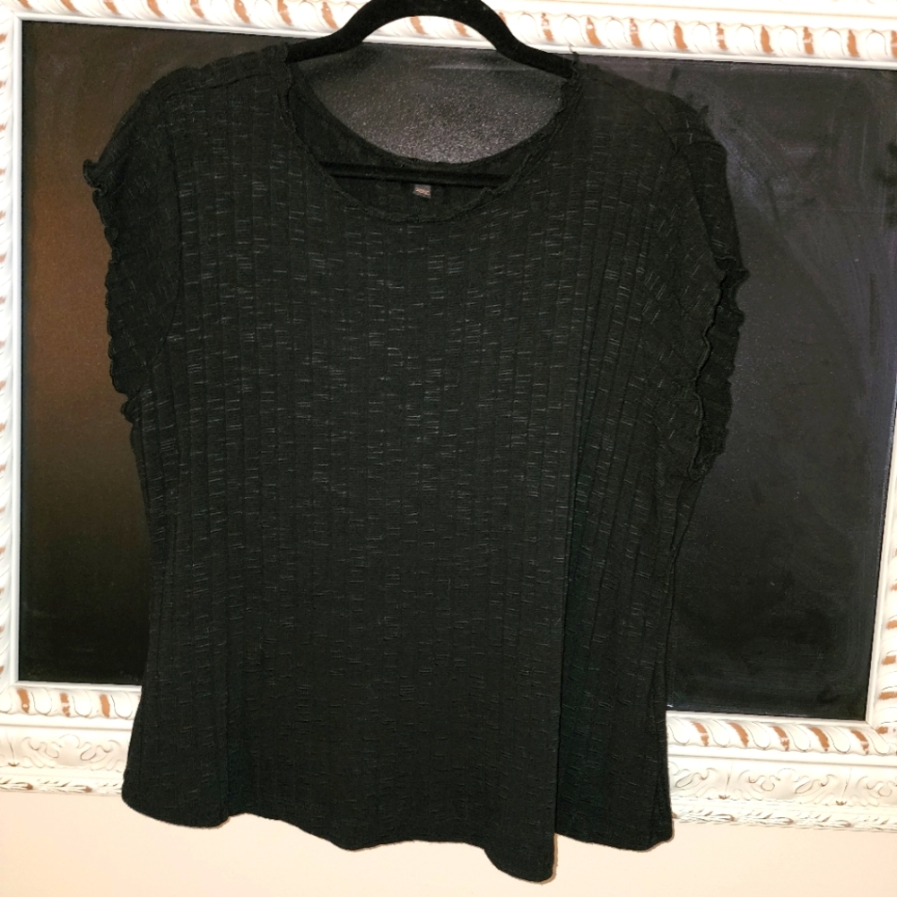 Ruffle Sleeve Ribbed Top